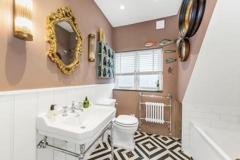 19 Crebor Street, East Dulwich, London, SE22 0HF