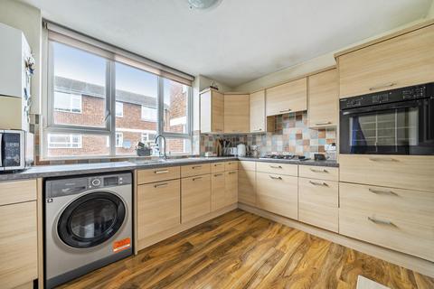 2 bedroom apartment for sale, Wythfield Road, London