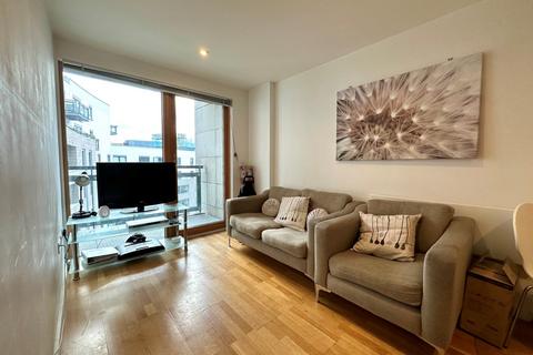 2 bedroom flat to rent, Gateway North, Crown Point Road, Leeds, LS9