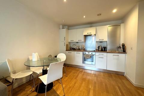2 bedroom flat to rent, Gateway North, Crown Point Road, Leeds, LS9