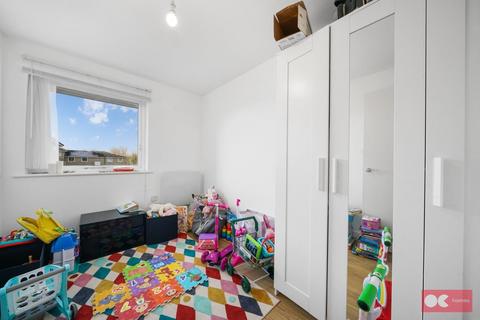 2 bedroom flat for sale, Hogg Lane, Grays RM17