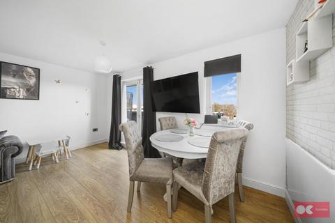 2 bedroom flat for sale, Hogg Lane, Grays RM17