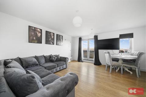 2 bedroom flat for sale, Hogg Lane, Grays RM17