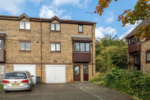 4 bedroom end of terrace house for sale, Gibbs Close, High Wycombe, Buckinghamshire