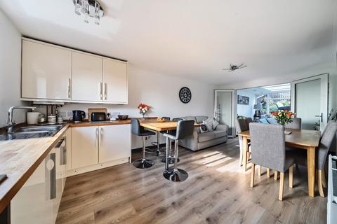 4 bedroom end of terrace house for sale, Gibbs Close, High Wycombe, Buckinghamshire