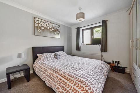 4 bedroom end of terrace house for sale, Gibbs Close, High Wycombe, Buckinghamshire