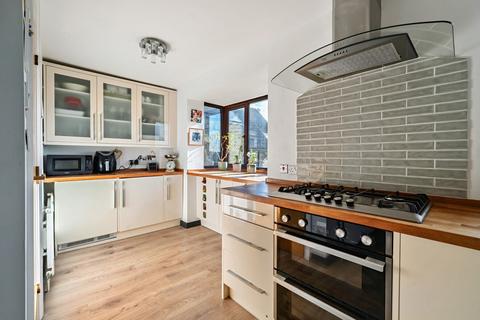 4 bedroom end of terrace house for sale, Gibbs Close, High Wycombe, Buckinghamshire