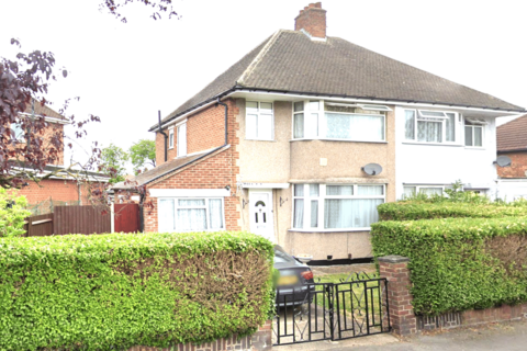 4 bedroom semi-detached house to rent, Warley Road, Hayes, UB4