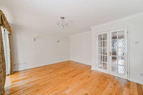 1 Valan Leas, Bromley, BR2 0PE