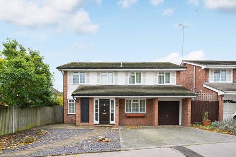 4 bedroom detached house for sale, Valan Leas, Bromley, BR2