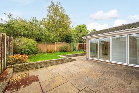 1 Valan Leas, Bromley, BR2 0PE