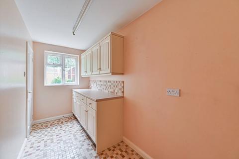 1 Valan Leas, Bromley, BR2 0PE