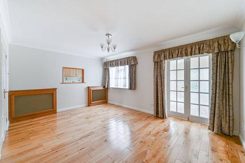 1 Valan Leas, Bromley, BR2 0PE