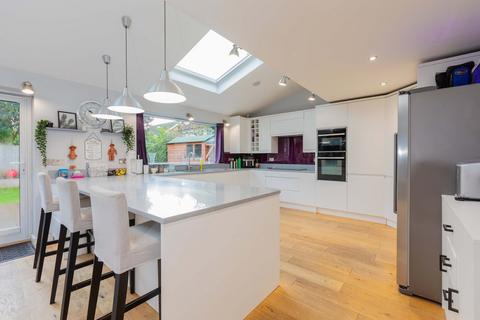 5 bedroom semi-detached house for sale, Broom Hill, Cookham SL6