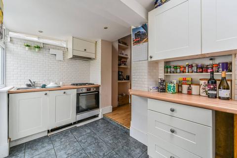 2 bedroom house to rent, Eversleigh Road, Shaftesbury Estate, London, SW11