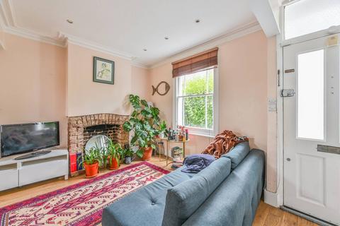 2 bedroom house to rent, Eversleigh Road, Shaftesbury Estate, London, SW11