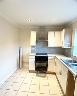 3 bedroom end of terrace house to rent, Lister Way, Totnes