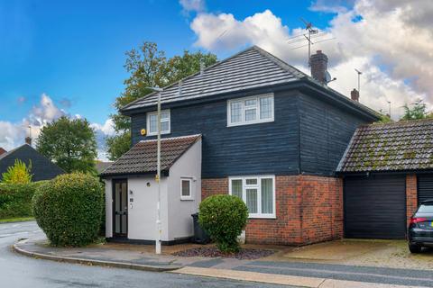 4 bedroom detached house for sale, Montague Way, Billericay, Essex