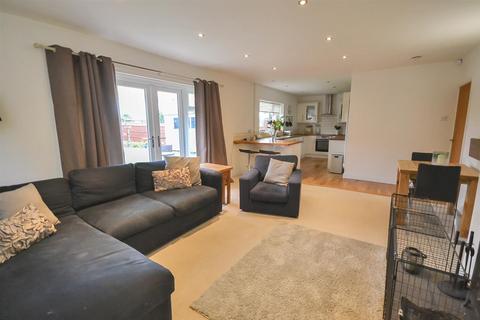 37 Bescar Lane, Ollerton, Newark, NG22 9BS