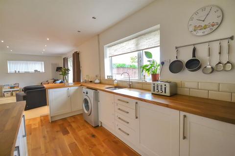 37 Bescar Lane, Ollerton, Newark, NG22 9BS