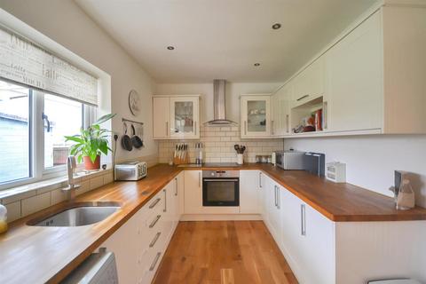 37 Bescar Lane, Ollerton, Newark, NG22 9BS