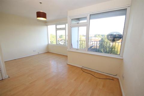 3 bedroom flat to rent, Crayford High Street, Crayford, Dartford