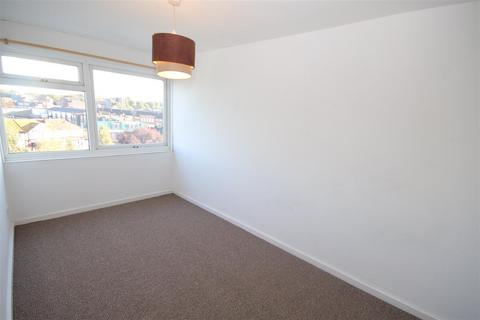 3 bedroom flat to rent, Crayford High Street, Crayford, Dartford