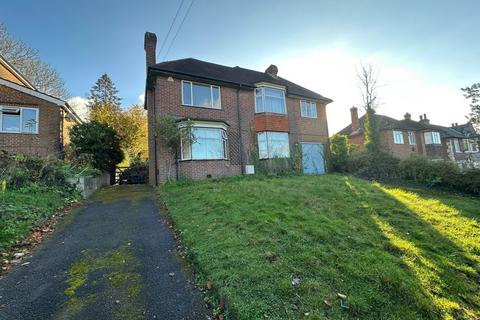 4 bedroom detached house to rent, Coningsby Road, Hp13