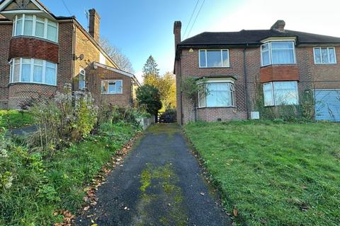 4 bedroom detached house to rent, Coningsby Road, Hp13