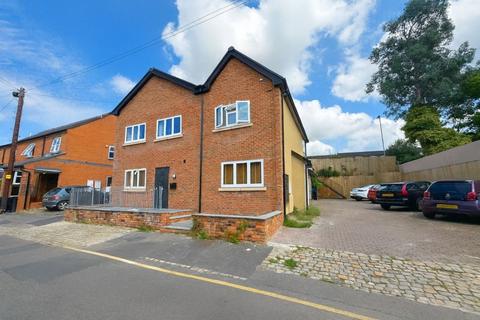 1 bedroom flat to rent, Station Road, High Wycombe