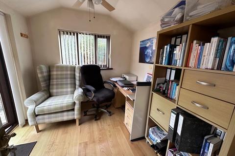 103 Fenton Fields, Rotherham, S61 3SU