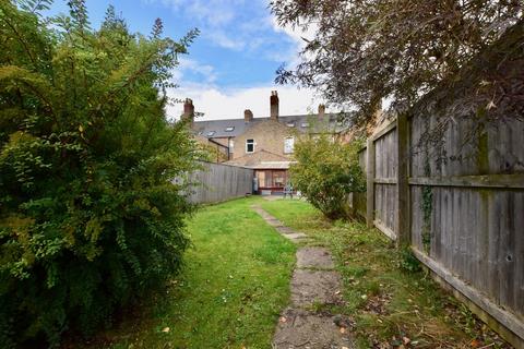 5 bedroom terraced house for sale, Barmby Road, Pocklington