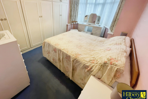 2 Randall Drive, Hornchurch, RM12 6SX