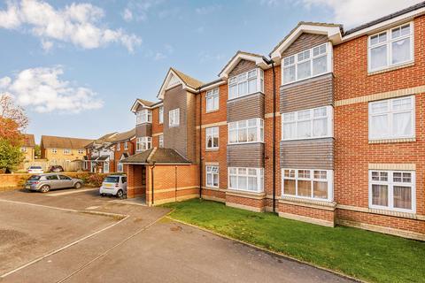 2 bedroom flat for sale, Chamberlain Gardens, Hounslow, TW3