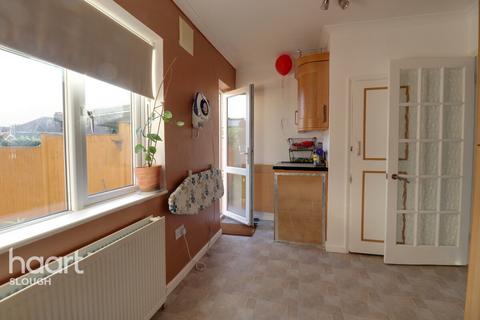 3 bedroom terraced house for sale, Cumberland Avenue, Slough