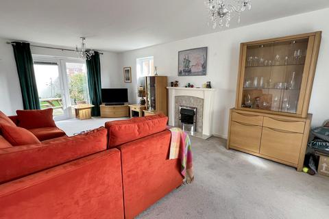 19 Pheasant Drive, Trowbridge, BA14 7FW