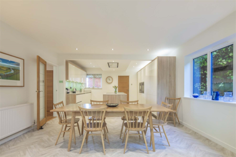 2 Hill Gardens, Streatley, Reading, RG8 9QF