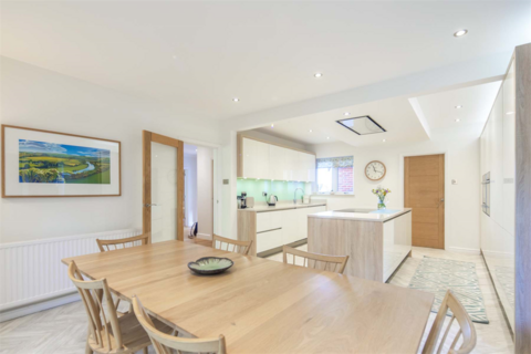 2 Hill Gardens, Streatley, Reading, RG8 9QF