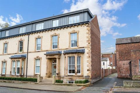 4 bedroom townhouse for sale, Alfred Street North, Carlisle CA1