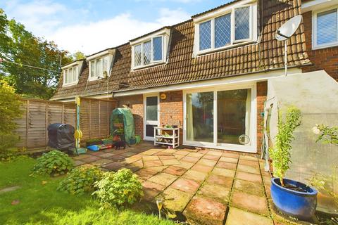 3 bedroom terraced house for sale, Amundsen Road, Horsham