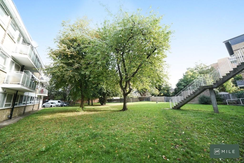 Flat 4, Yates Court - YVTSE95vmt W76 Sv5m Qu6