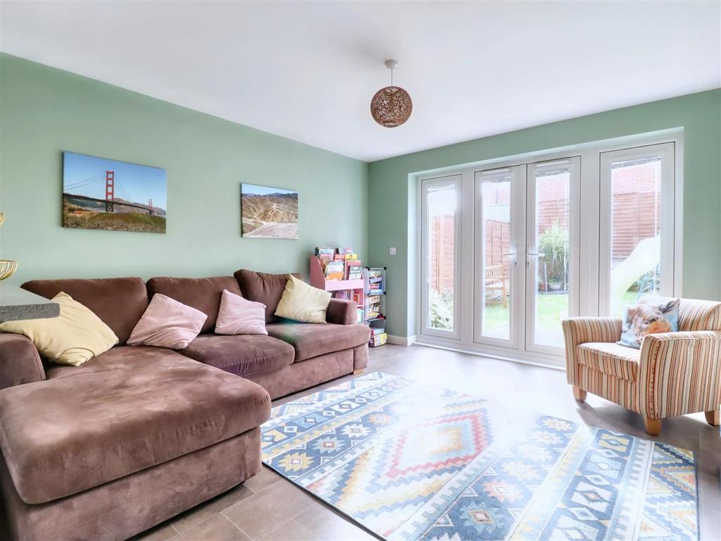 Holly Blue Mews, Norwich NR8 3 bed semidetached house for sale £260,000