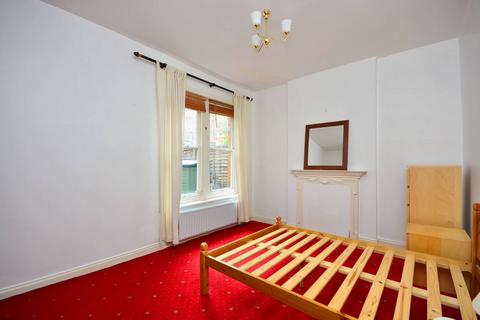 2 bedroom flat to rent, Mount Nod Road, Streatham Hill, London, SW16