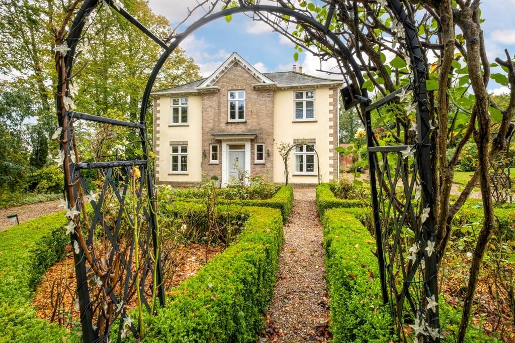 Hacheston Lodge - Main-11