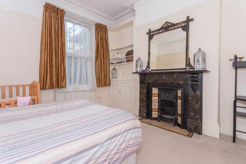 2 bedroom ground floor flat for sale, Ground Floor Flat , 65 Connaught Avenue