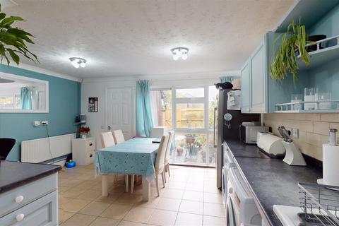 4 bedroom terraced house for sale, Pipard, Great Linford, Milton Keynes