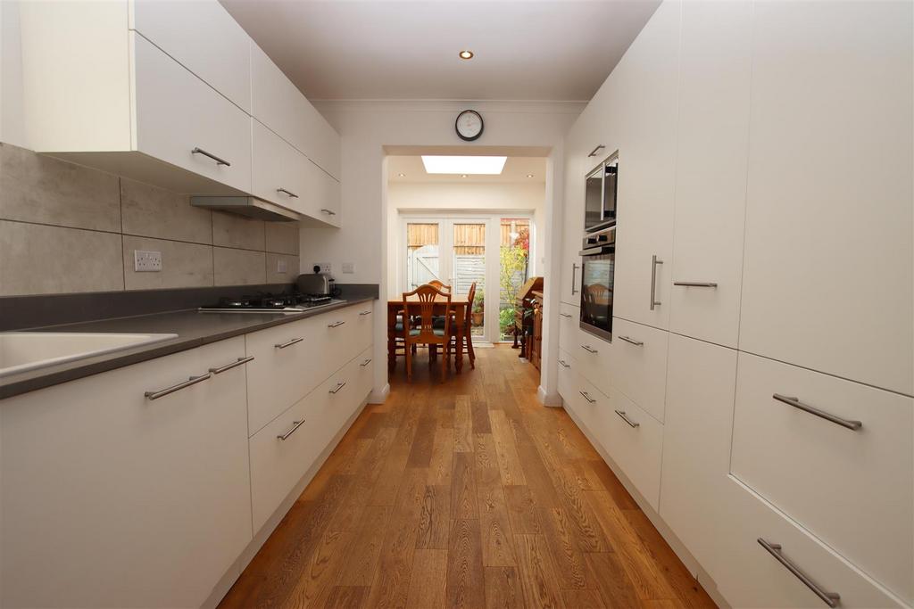 Kitchen/Breakfast Area