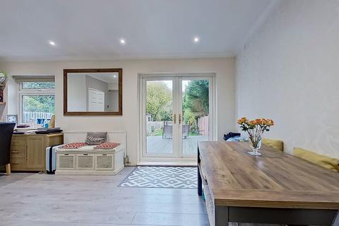 221 Coles Lane, Sutton Coldfield, B72 1NS