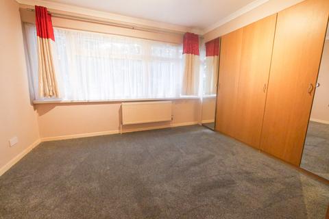 2 bedroom terraced house to rent, Frayslea, Uxbridge UB8