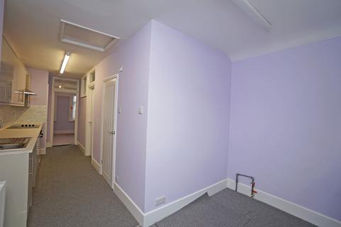 1 bedroom flat to rent, High Street, Lee-on-the-Solent PO13